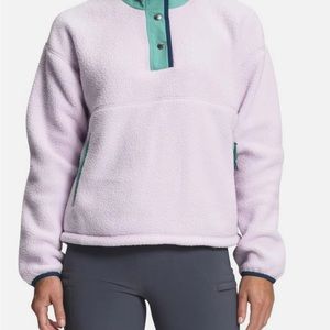 Brand new The North Face snap fleece